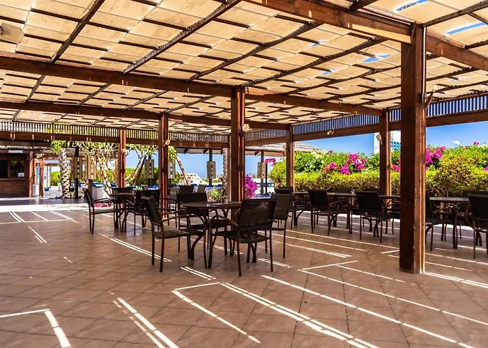 Abu Dabbab Lodge *